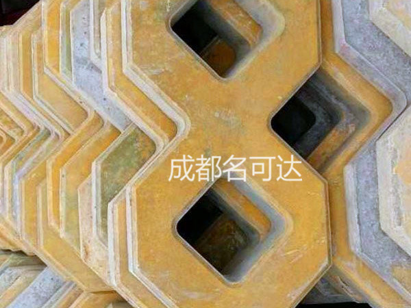 ǰ